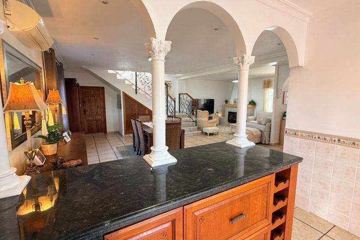 Image No.37-4 Bed Villa for sale