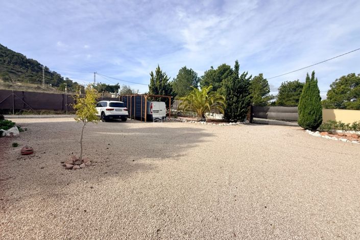 Image No.20-4 Bed Property for sale