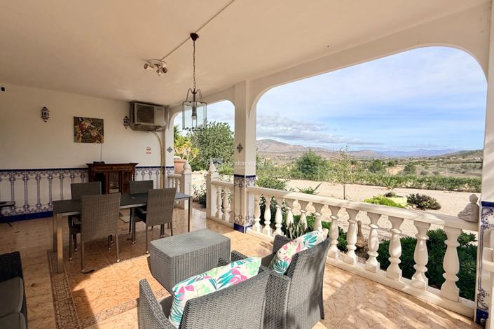 Image No.25-4 Bed Property for sale