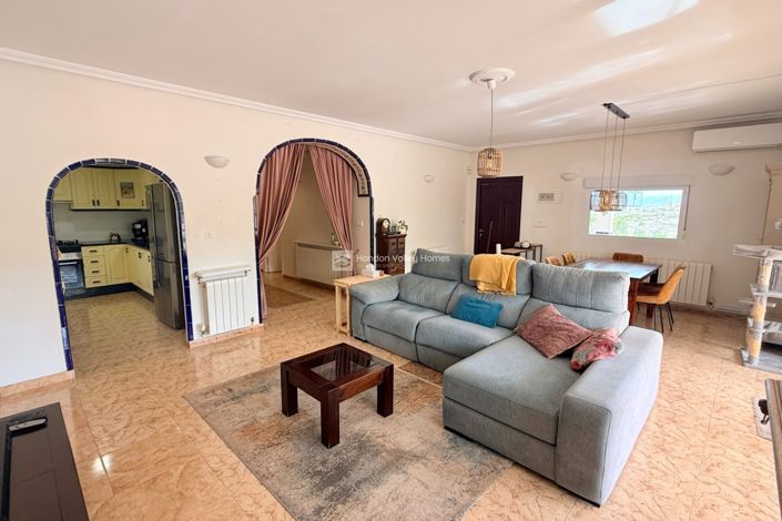 Image No.35-4 Bed Property for sale