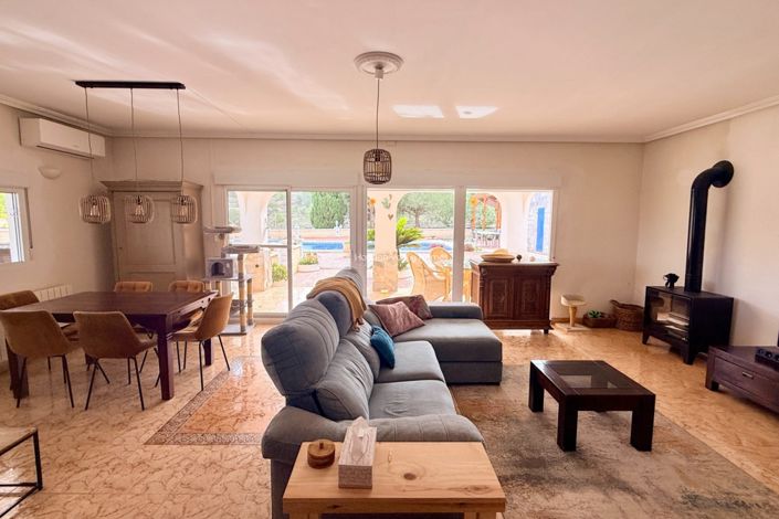 Image No.37-4 Bed Property for sale