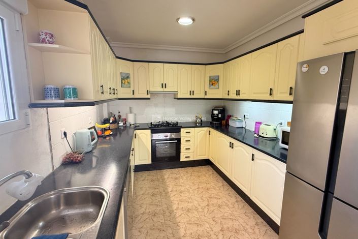 Image No.40-4 Bed Property for sale