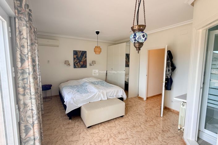 Image No.44-4 Bed Property for sale