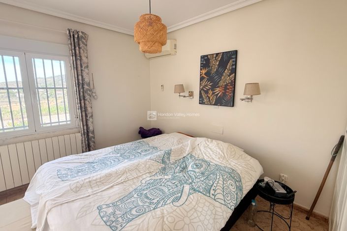 Image No.45-4 Bed Property for sale