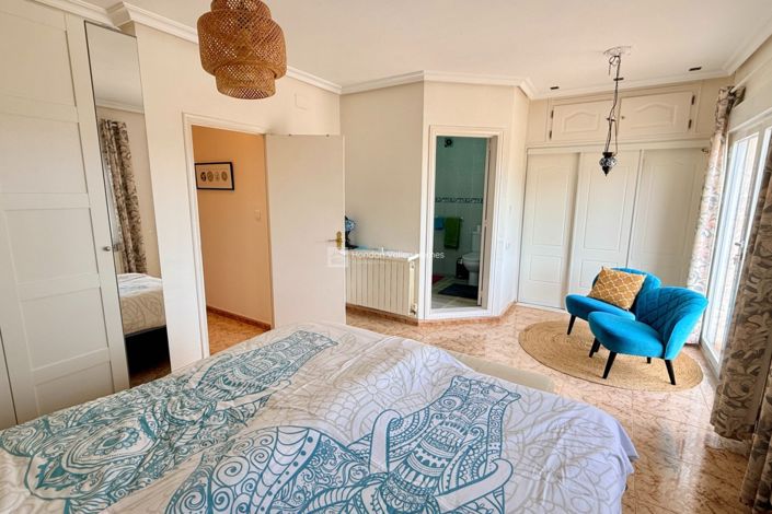 Image No.46-4 Bed Property for sale