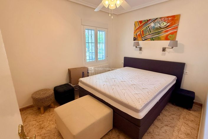 Image No.49-4 Bed Property for sale