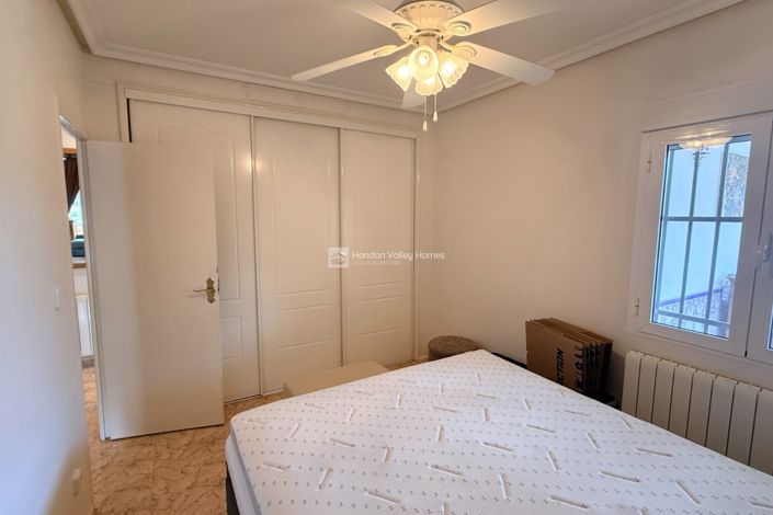 Image No.50-4 Bed Property for sale