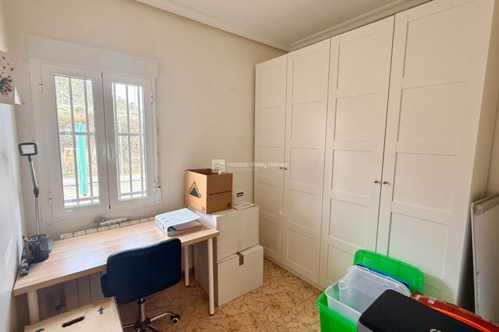 Image No.51-4 Bed Property for sale