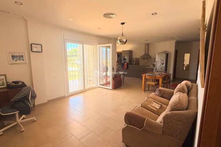 Image No.34-4 Bed Villa for sale