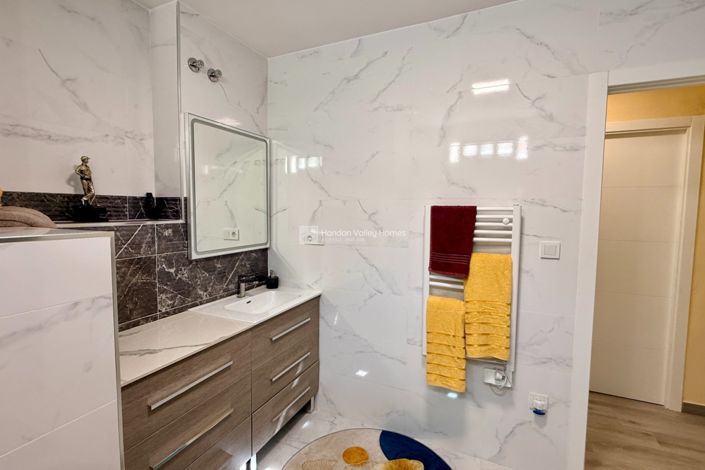 Image No.44-4 Bed Villa for sale