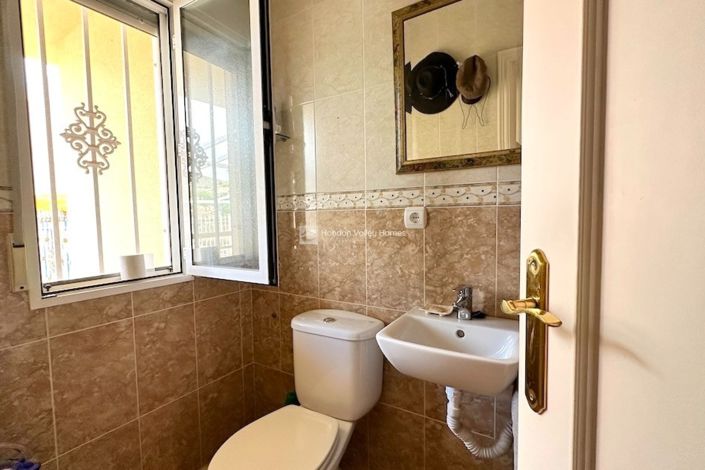 Image No.13-3 Bed Property for sale