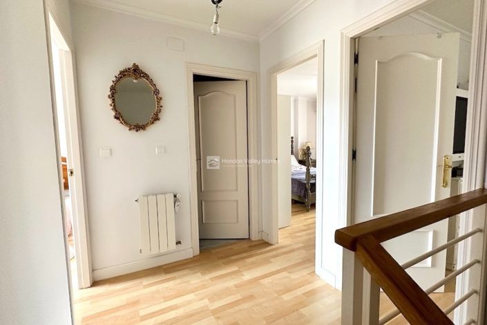 Image No.15-3 Bed Property for sale