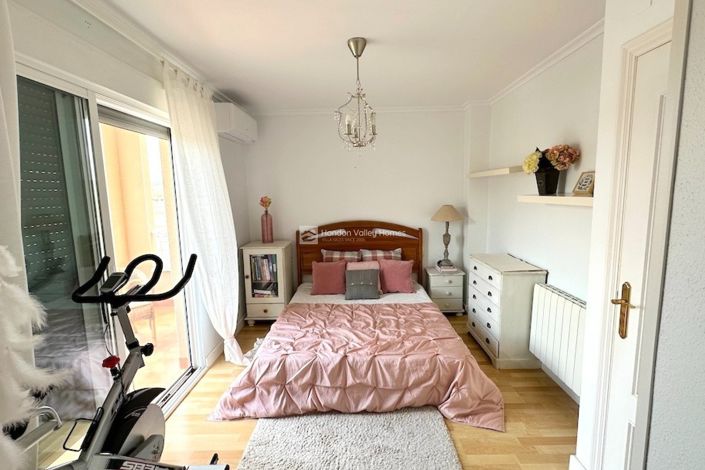 Image No.16-3 Bed Property for sale