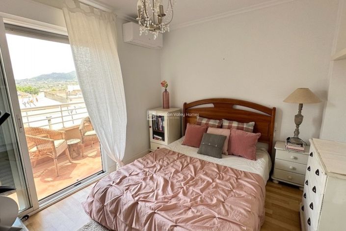 Image No.18-3 Bed Property for sale