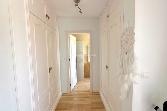 Image No.19-3 Bed Property for sale