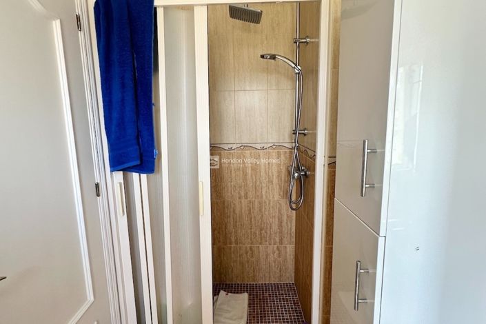 Image No.21-3 Bed Property for sale