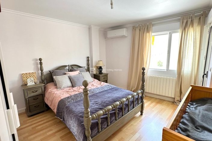 Image No.23-3 Bed Property for sale