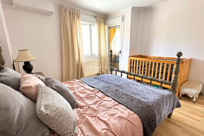 Image No.24-3 Bed Property for sale