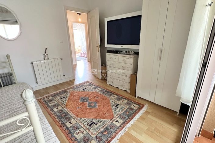 Image No.25-3 Bed Property for sale