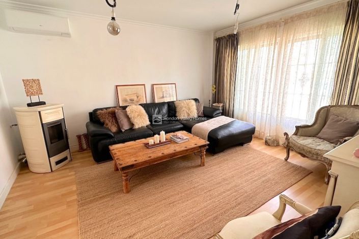 Image No.5-3 Bed Property for sale