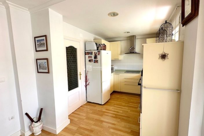 Image No.7-3 Bed Property for sale