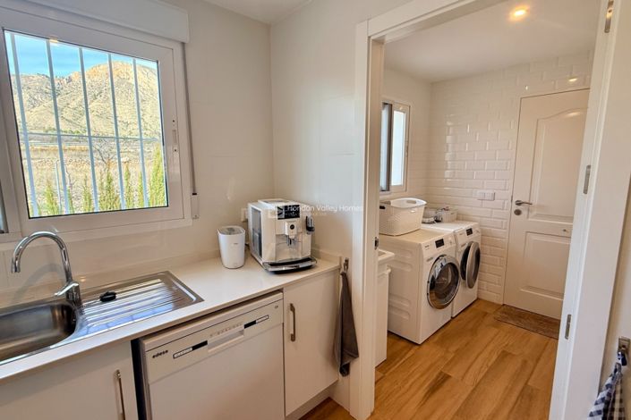 Image No.44-3 Bed Villa for sale