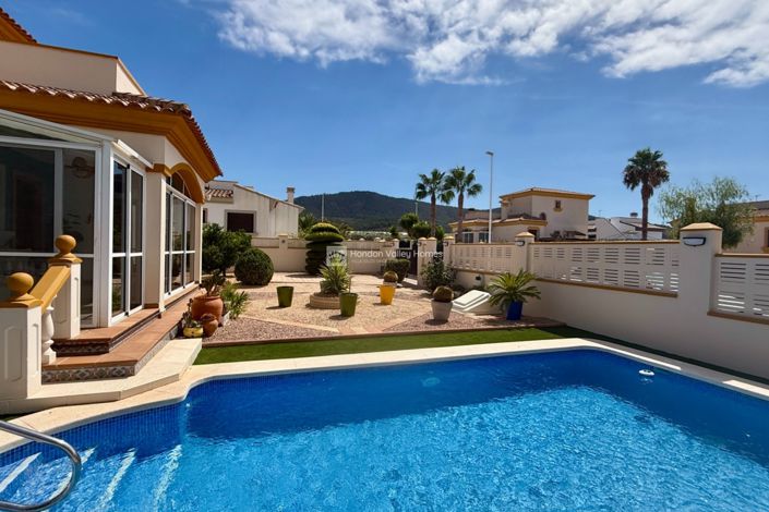 Image No.10-3 Bed Villa for sale