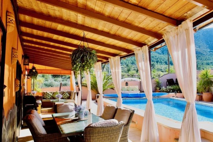 Image No.11-5 Bed Property for sale