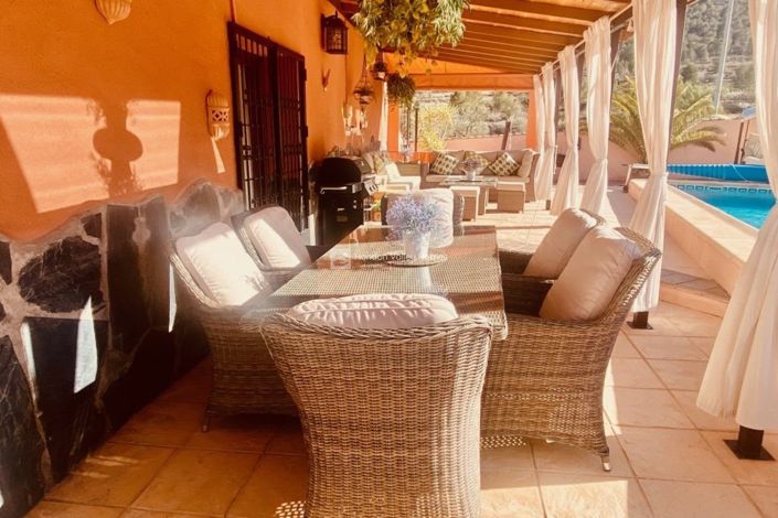 Image No.16-5 Bed Property for sale