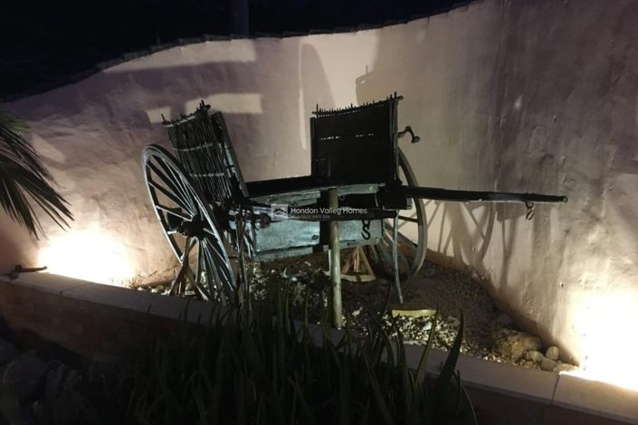 Image No.19-5 Bed Property for sale