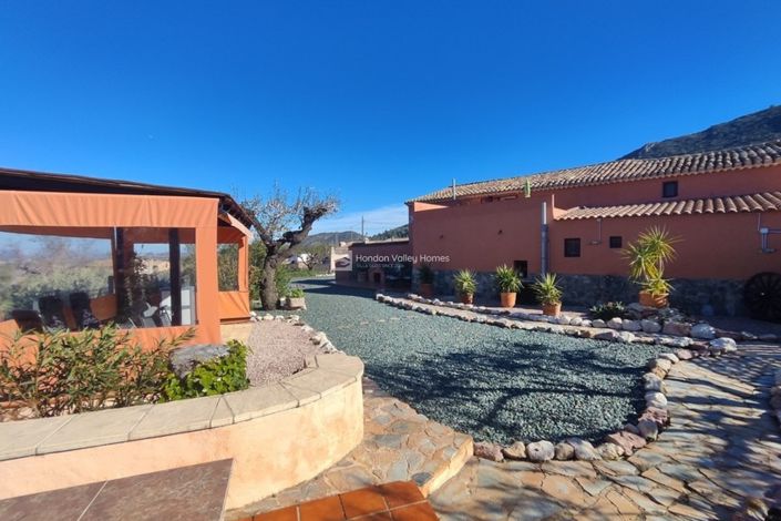 Image No.22-5 Bed Property for sale