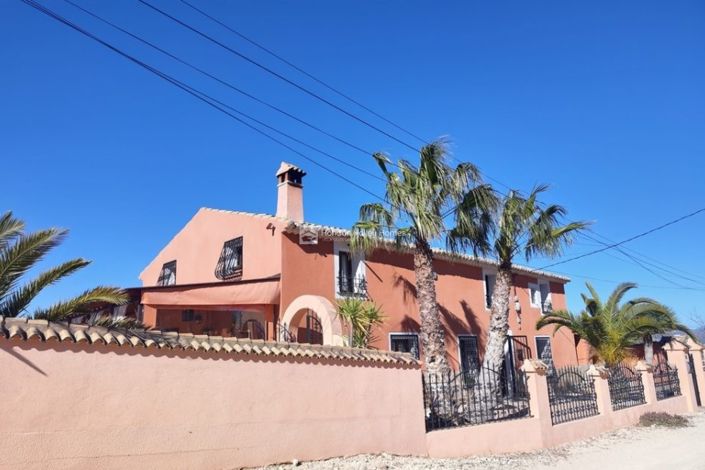 Image No.4-5 Bed Property for sale