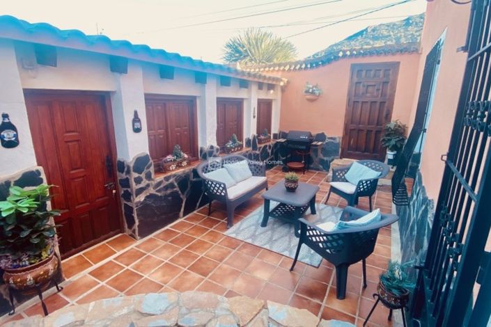 Image No.42-5 Bed Property for sale