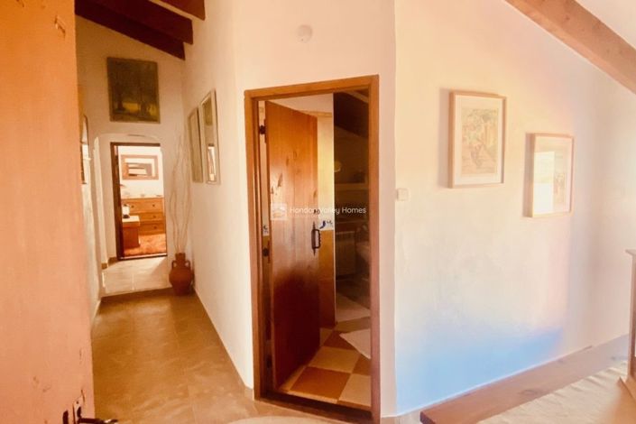 Image No.45-5 Bed Property for sale