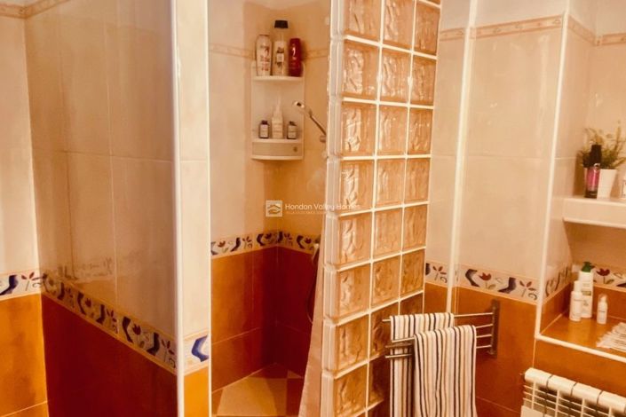 Image No.47-5 Bed Property for sale