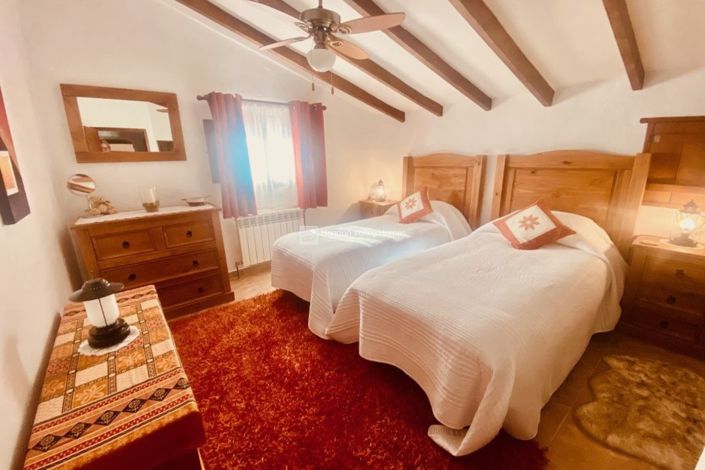 Image No.48-5 Bed Property for sale