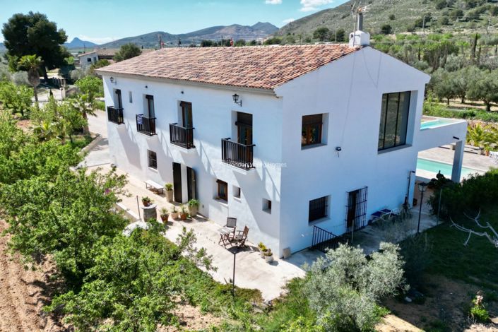 Image No.4-7 Bed Villa for sale