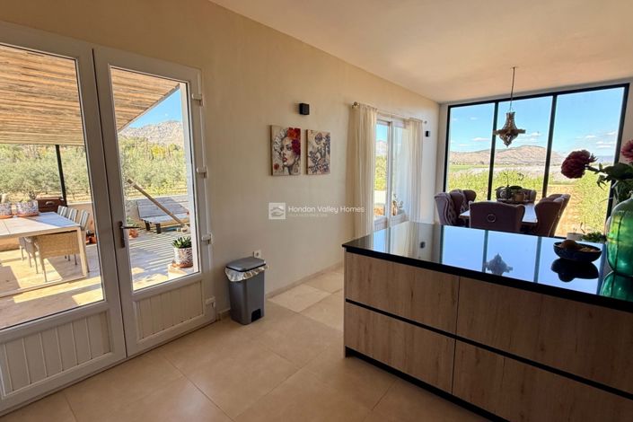 Image No.40-7 Bed Villa for sale