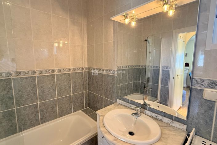 Image No.40-3 Bed Villa for sale