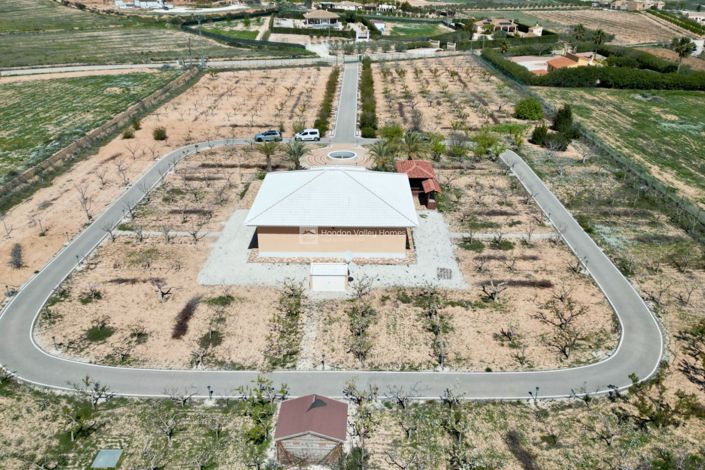 Image No.14-4 Bed Property for sale