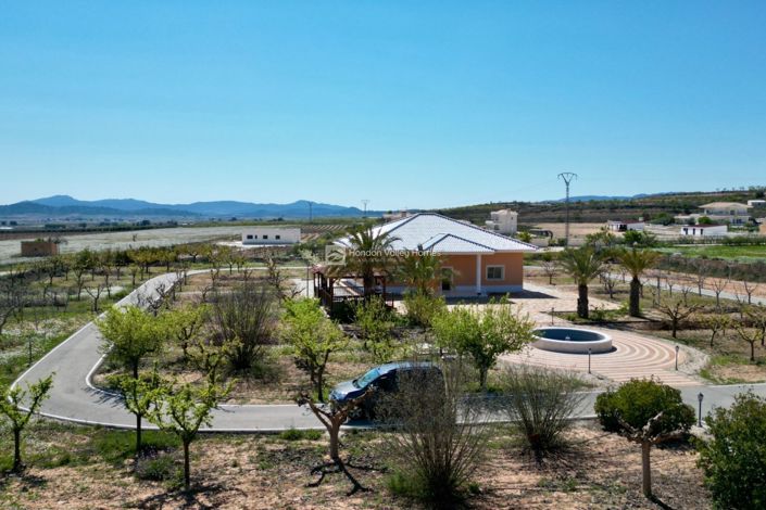 Image No.20-4 Bed Property for sale