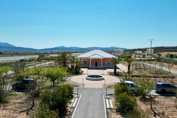 Image No.21-4 Bed Property for sale