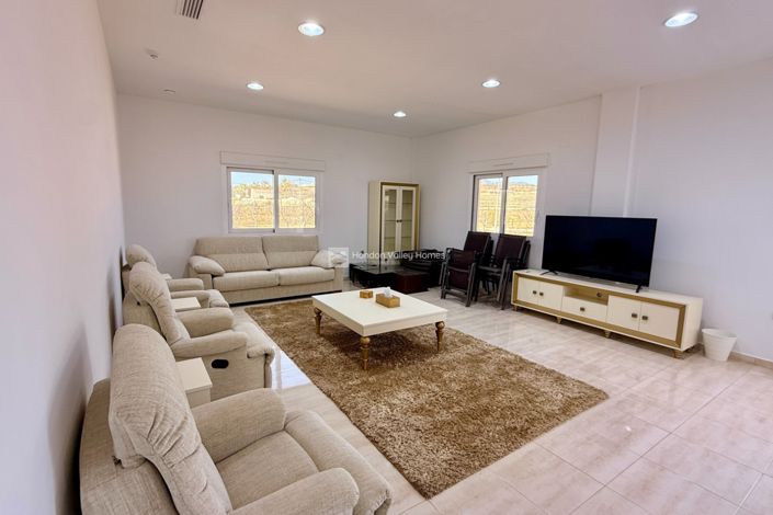 Image No.25-4 Bed Property for sale