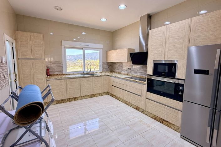 Image No.29-4 Bed Property for sale