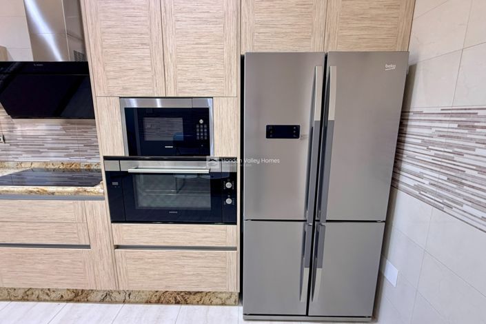 Image No.31-4 Bed Property for sale