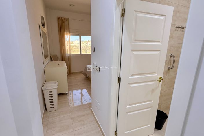 Image No.38-4 Bed Property for sale