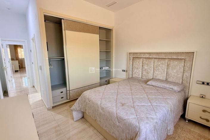 Image No.44-4 Bed Property for sale