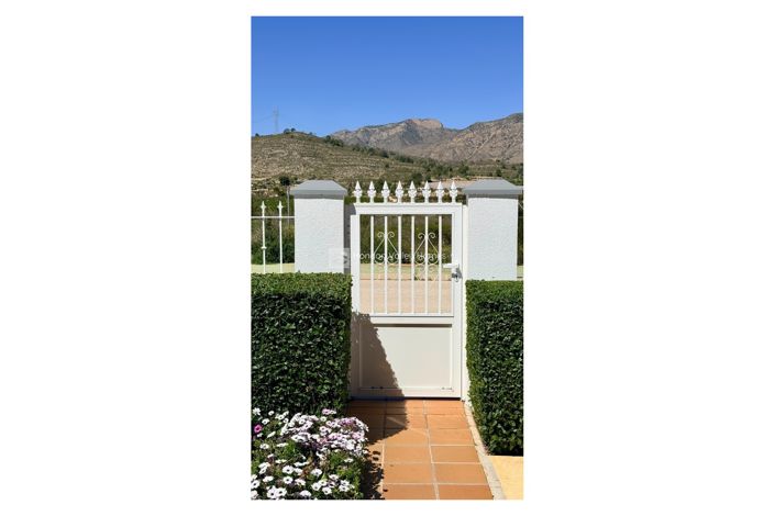 Image No.16-3 Bed Property for sale