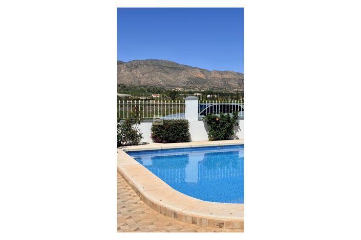 Image No.18-3 Bed Property for sale