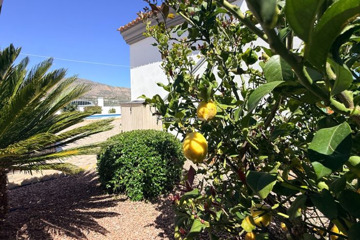 Image No.21-3 Bed Property for sale